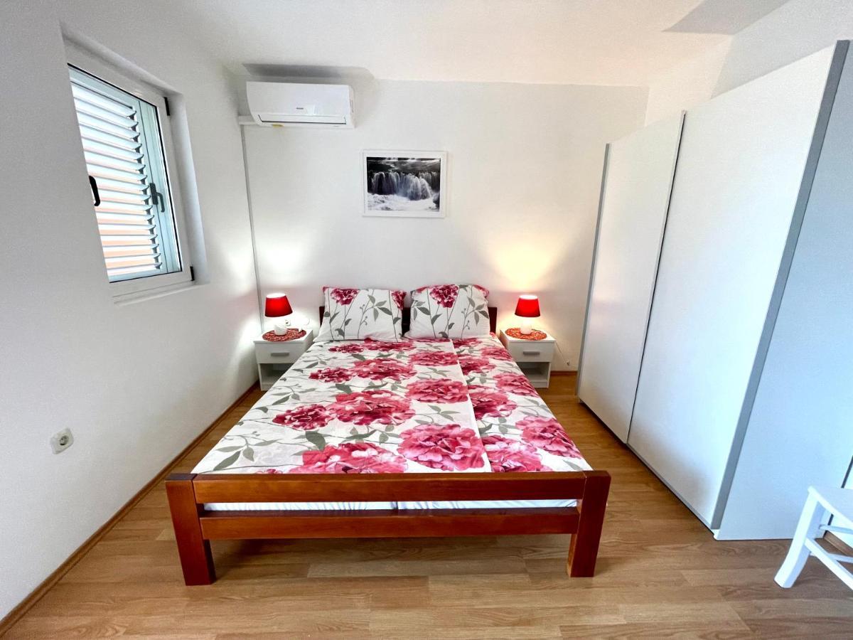 Villa Julie Ядраново Екстериор снимка